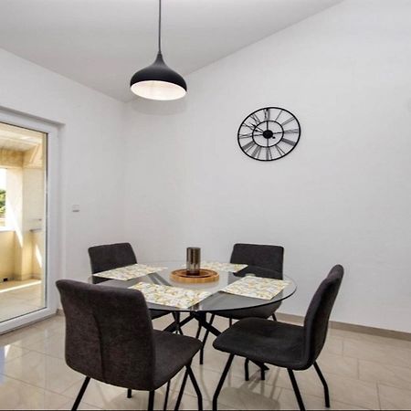 Apartments Mia Mara بروداريكا المظهر الخارجي الصورة
